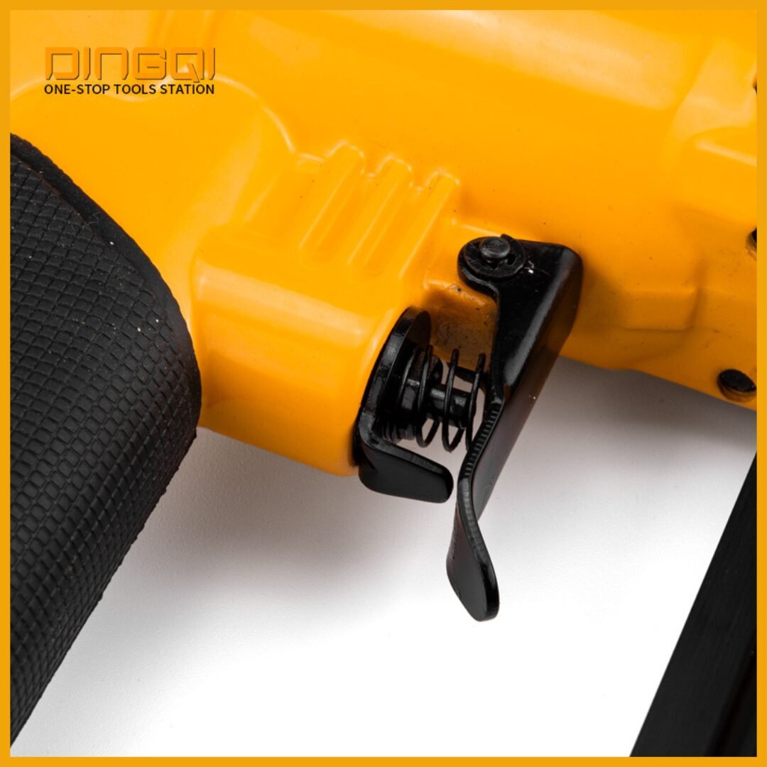 Detaille du Pistolet à Clous Pneumatique (Clou Droit) - Dingqi