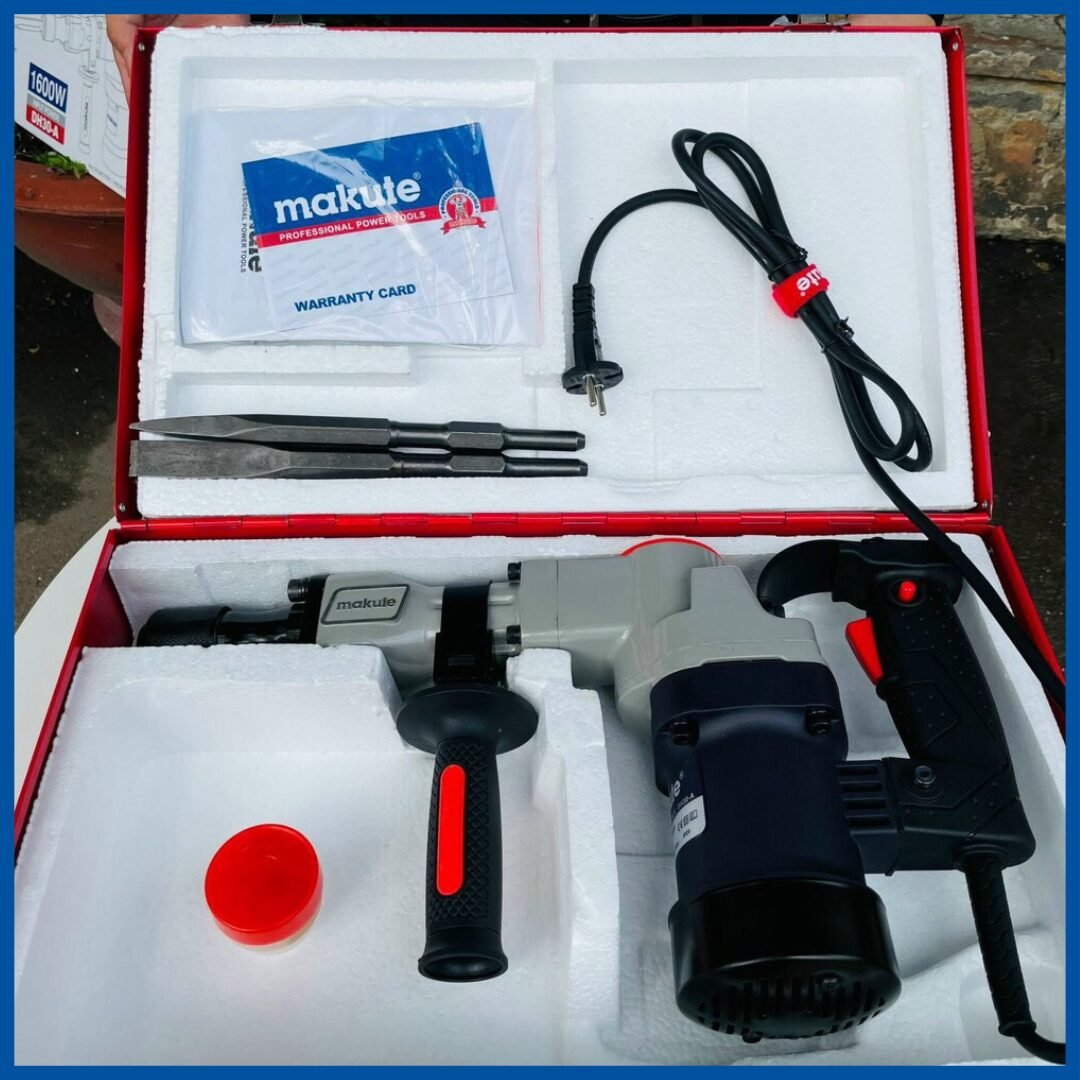 L'embalage Ouvert du Marteau Piqueur 1600W 30mm - Makute