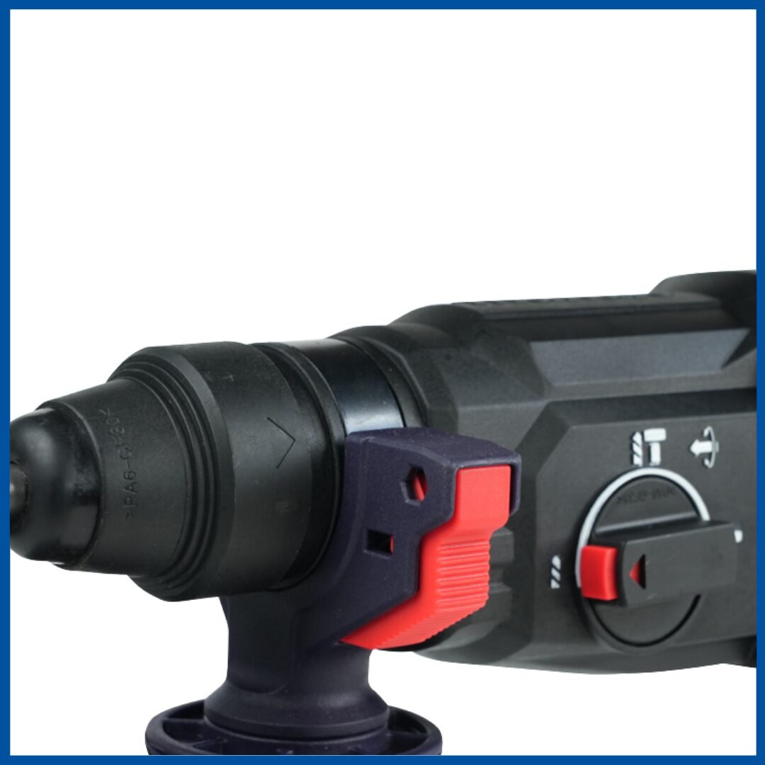 Les 3 systèmes du Marteau Perforateur 900W 28mm - Makute